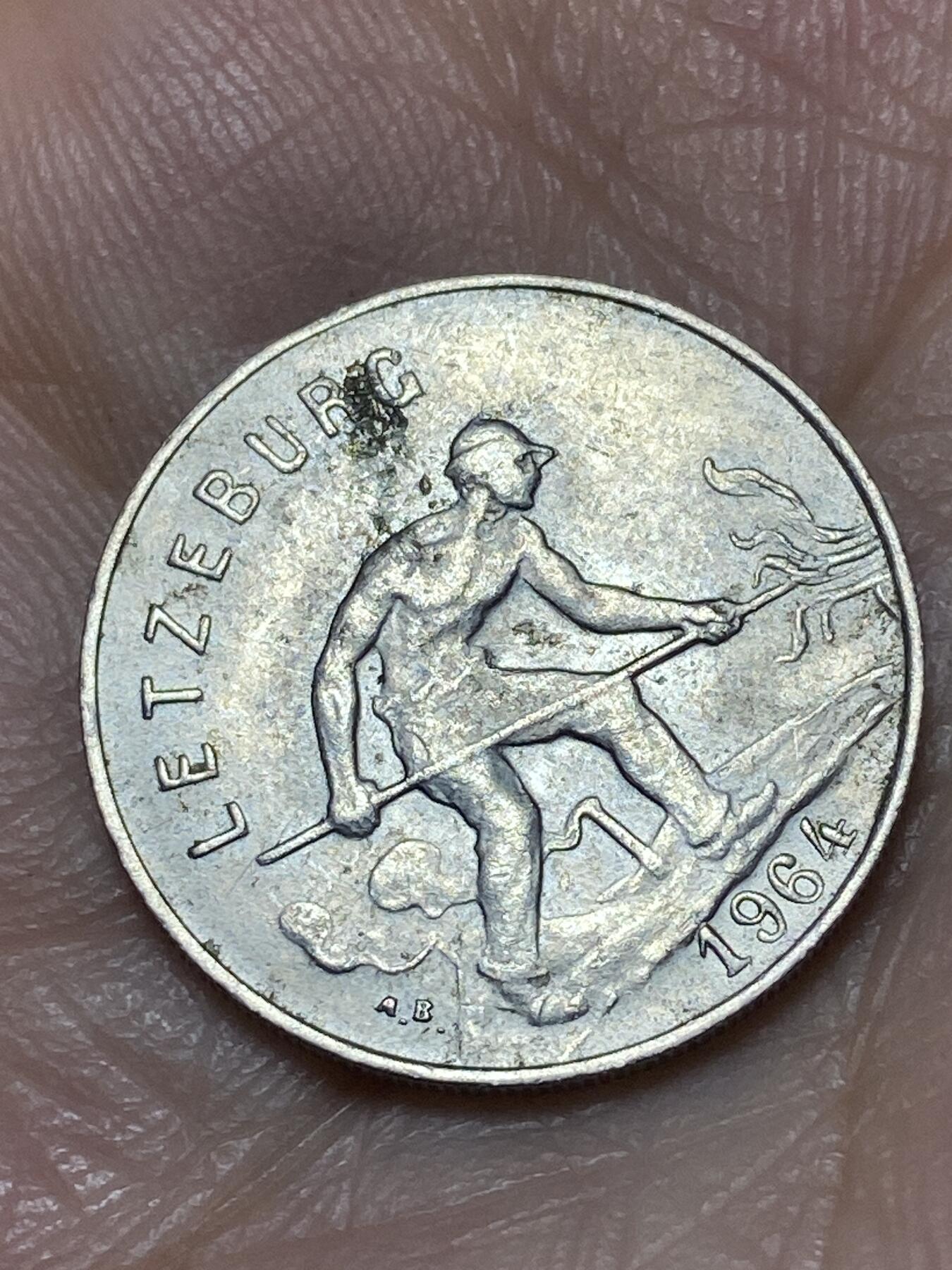 2026年第二十七场(总第一百九十六场）外国好品散币场(免佣金) 卢森堡🇱🇺1964年1法郎(第七任大公夏洛特夫人时期，第四版关门年)