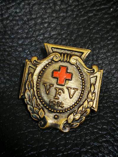 时顺第二十九拍(新年大拍) - 一战时期德国红十字会vfv证章，通常颁发给女性护士或是志愿者，铜质部分珐琅，背打标