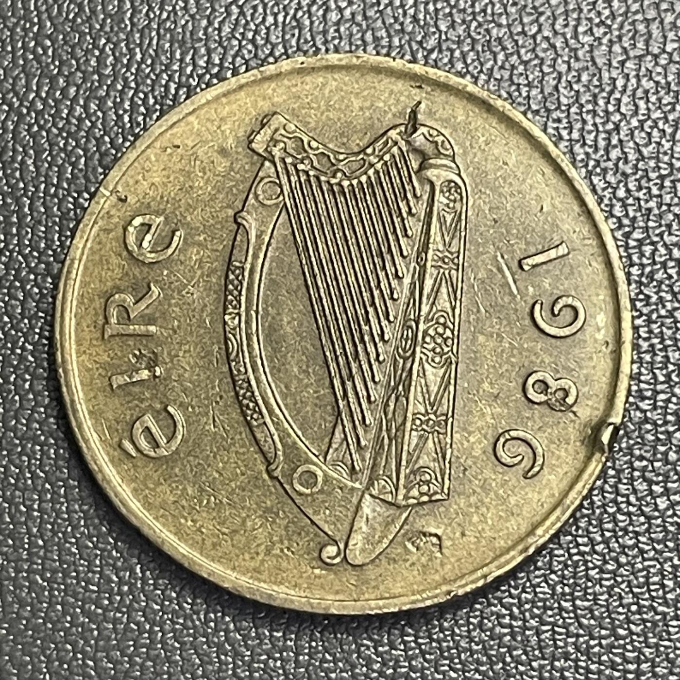 回流0301  爱尔兰1986年20便士铜币（马版）