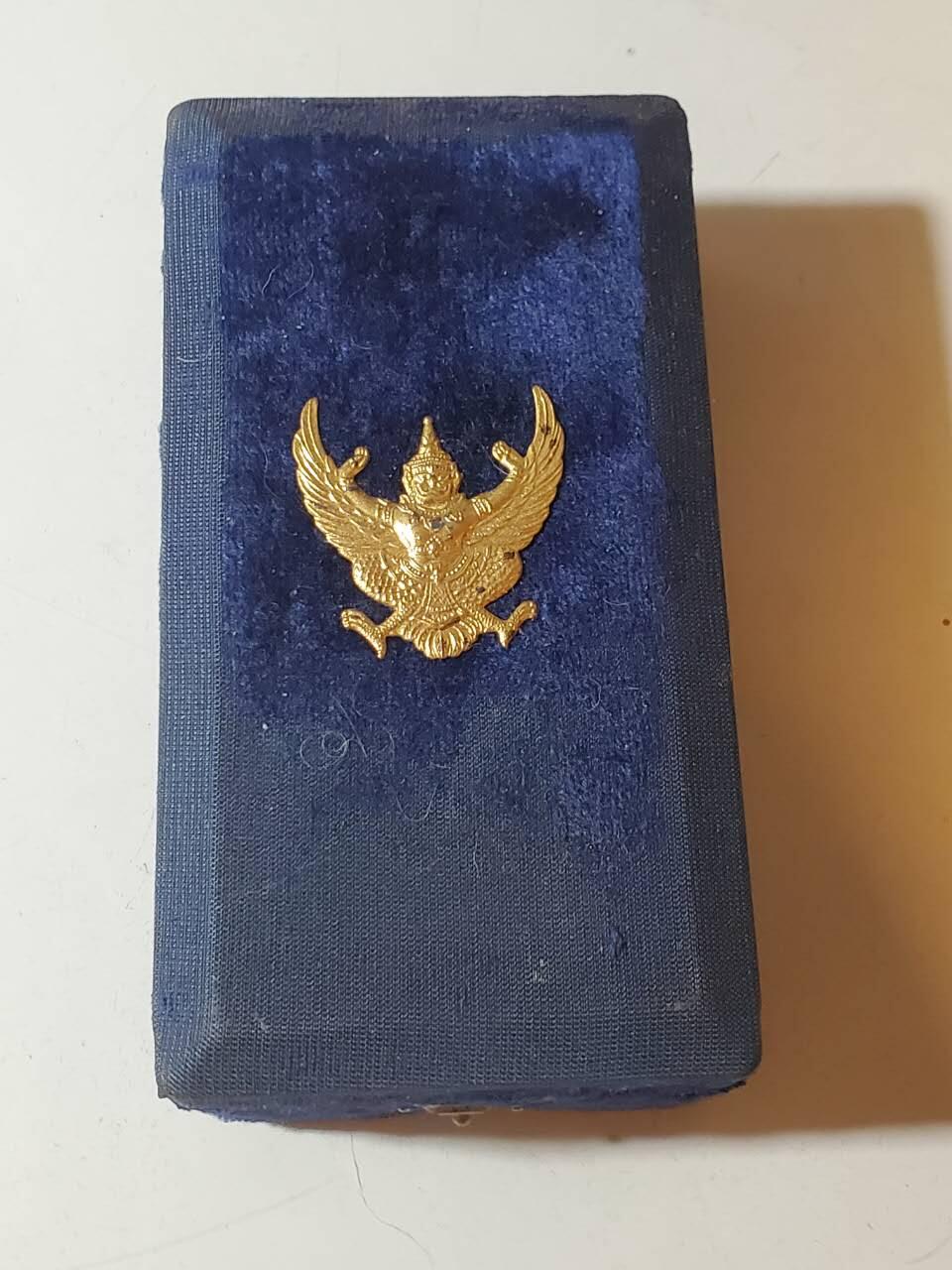 韵星假日军品类拍卖第41期 -- Rimey Holidays Militaria Auction 41 泰王国拉玛九世时期指挥官级王冠勋章 银镀金 带原盒 早期厚重版本 珐琅无损 造币局版本 银价800+