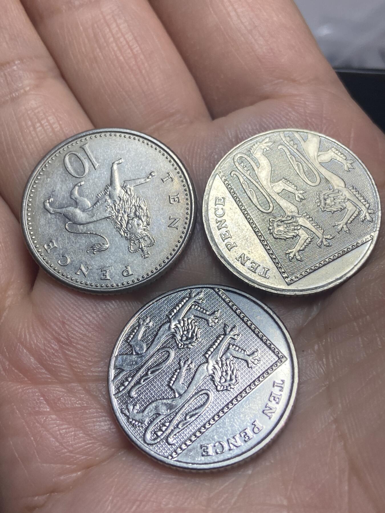 2026年第二十八场(总第一百九十七场）新春初七特拍场(佣金3%最低1元) 英国🇬🇧10便士3枚：1992年2008年2014年(伊丽莎白二世中年高冠冠狮版，老年盾徽拼图第一版))