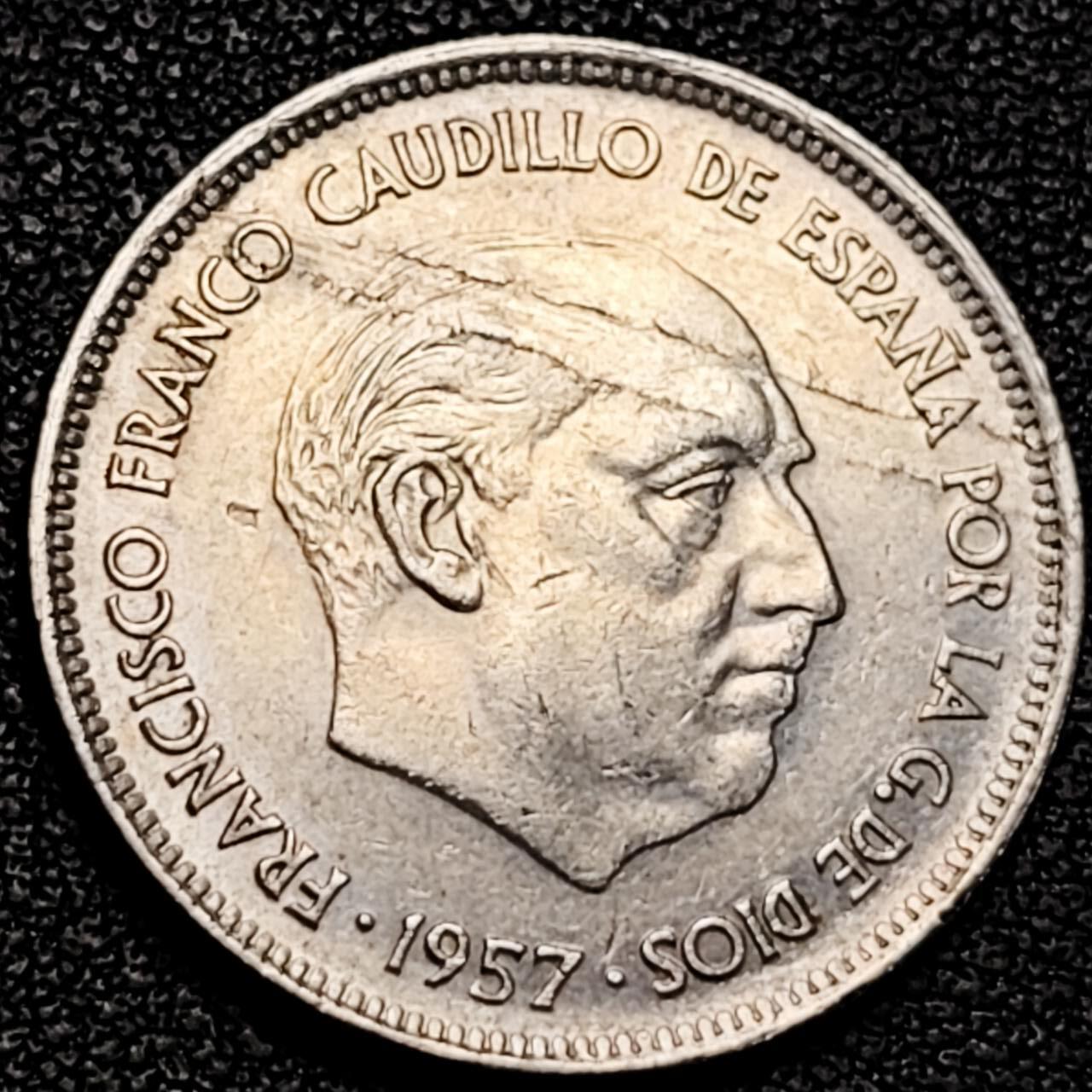 泉币菌-第190场-本场拍品多 请提前出价 （年后发货） 西班牙1957年25比萨塔 弗朗哥 铜镍币 26.5mm 