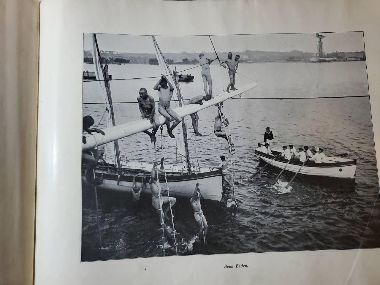 韵星假日军品类拍卖第41期 -- Rimey Holidays Militaria Auction 41 帝国战舰年鉴+战舰原照片（非后洗 带有原相馆印章和原油纸袋，保存很好） -- 1900-1918德意志帝国官方出版 彩图收录了主要的战舰 研究收藏价值军邮战舰迷 军迷历史研究必备 距今100年 