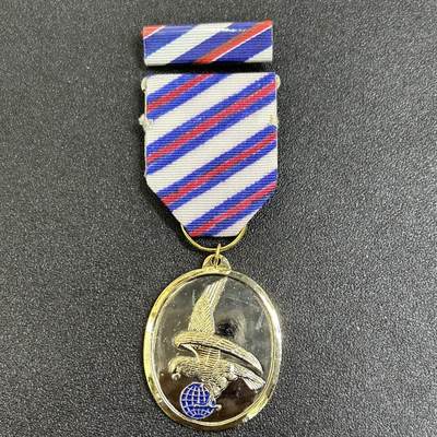 西秦中古拍卖第七十八期  - 民国空军雄鹫奖章 带勋略 退台后