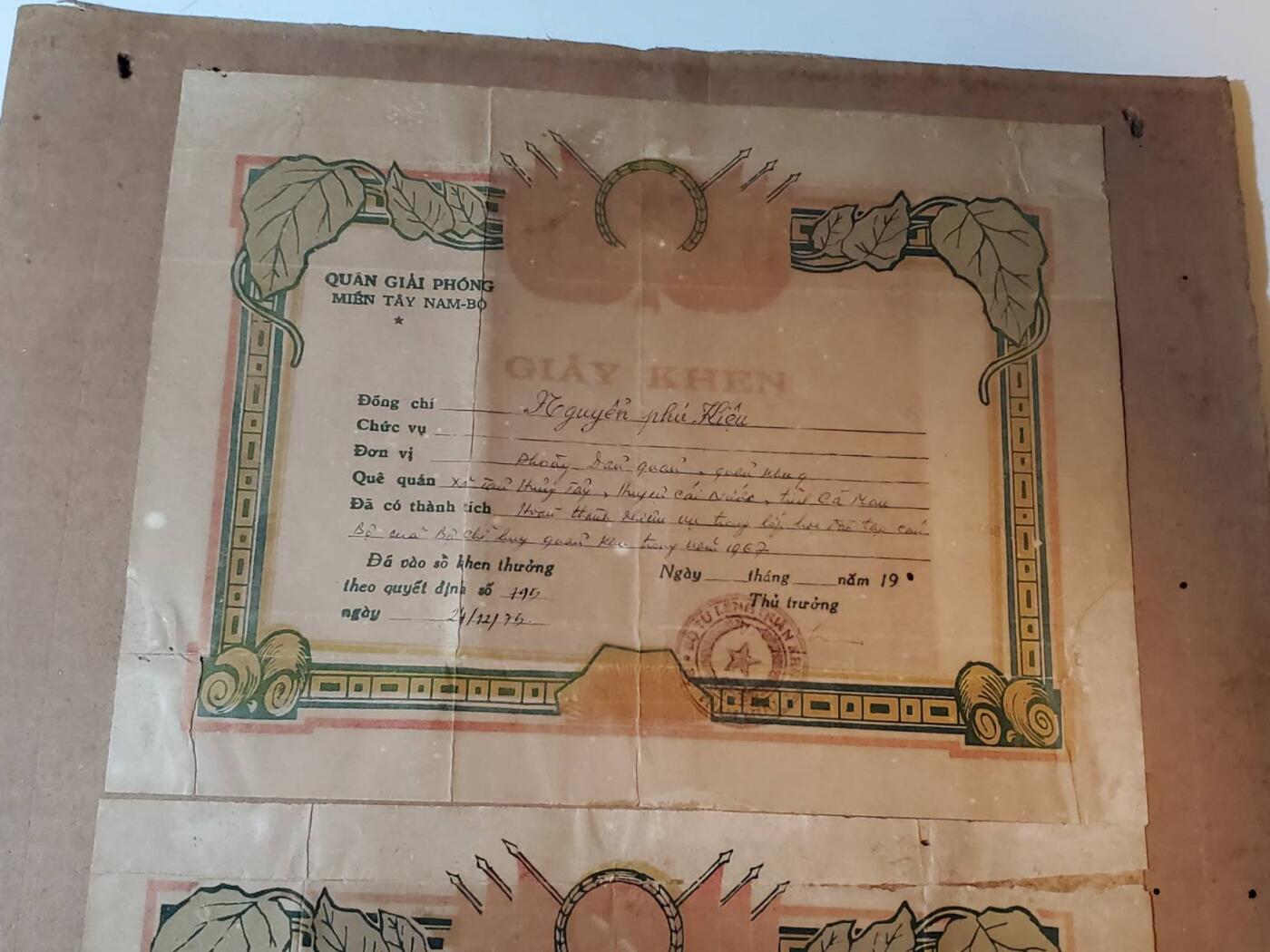 韵星假日军品类拍卖第41期 -- Rimey Holidays Militaria Auction 41  越南阮富桥局长越战时期军队奖状两张
