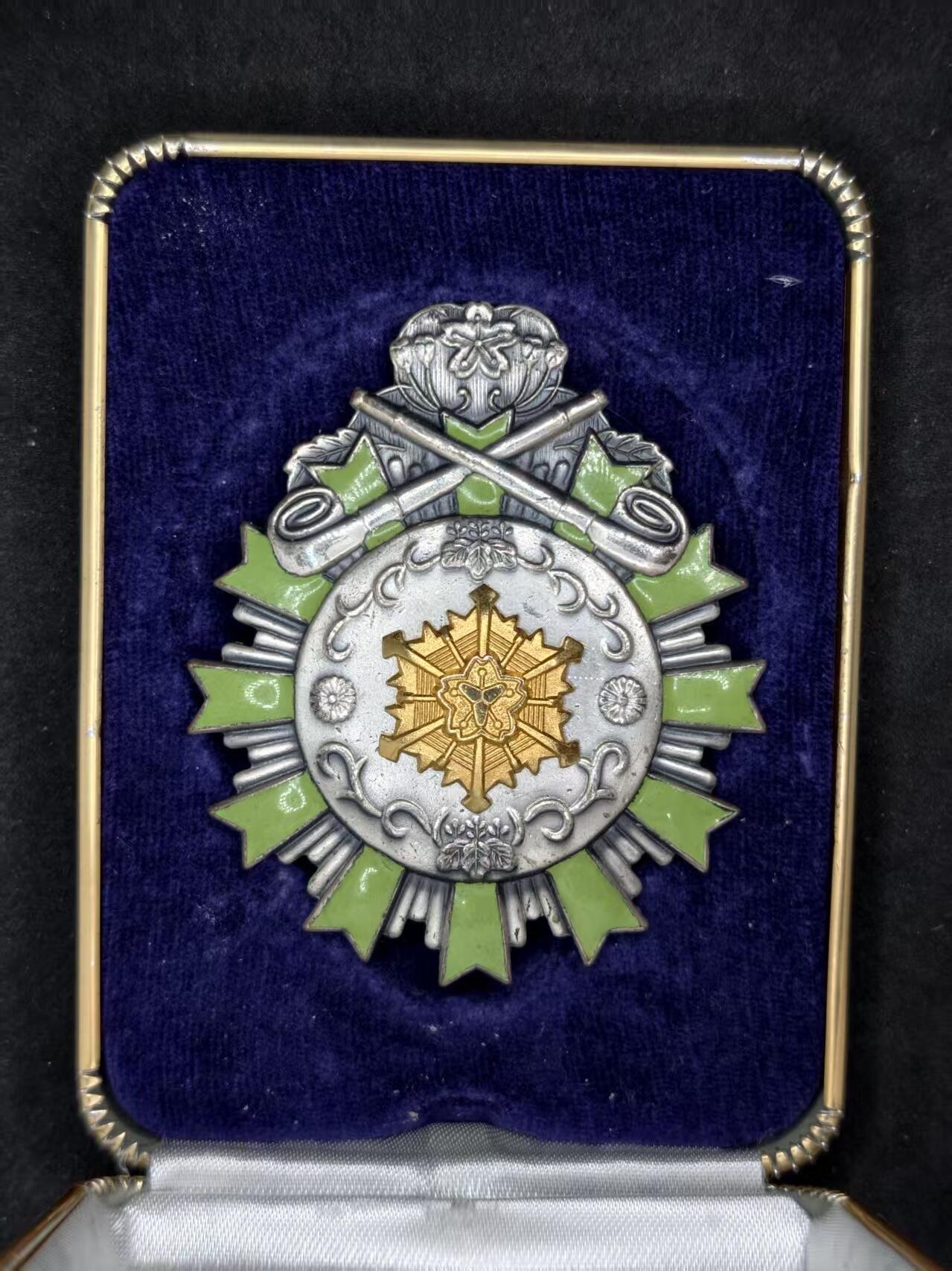 凯旋世界勋赏（持续上新中）（第22期新年大拍）（欢迎送拍）（对拍品有疑问请询问客服，不接受到手刀，出价默认拍品品相。请认真阅读拍卖规则！出价默认已认可！）（收到货请录制开箱视频，无视频概不处理问题。）