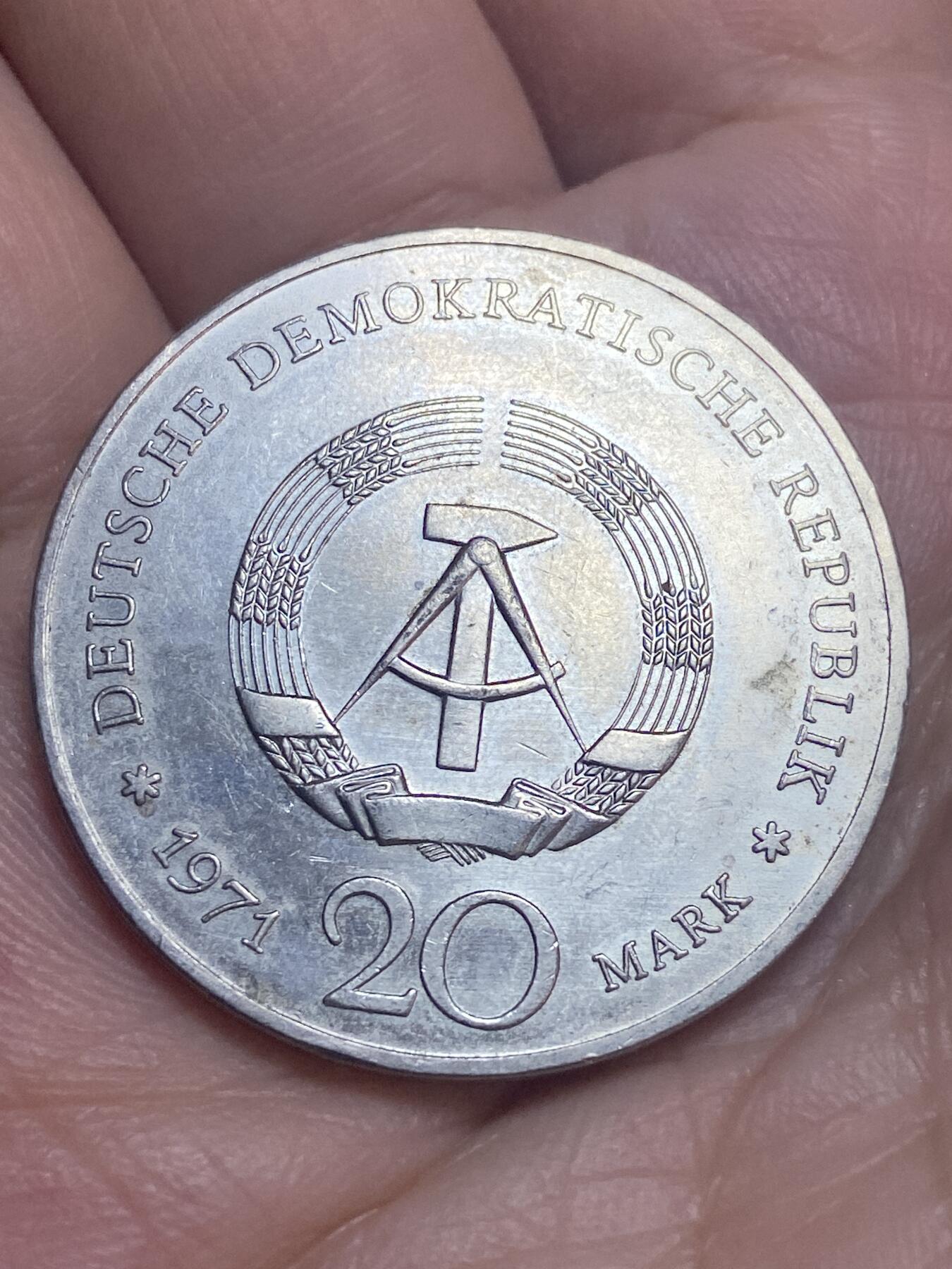 2026年第二十八场(总第一百九十七场）新春初七特拍场(佣金3%最低1元) 民主德国1971年20马克(批判现实主义作家海因里希·曼诞辰100周年纪念币)