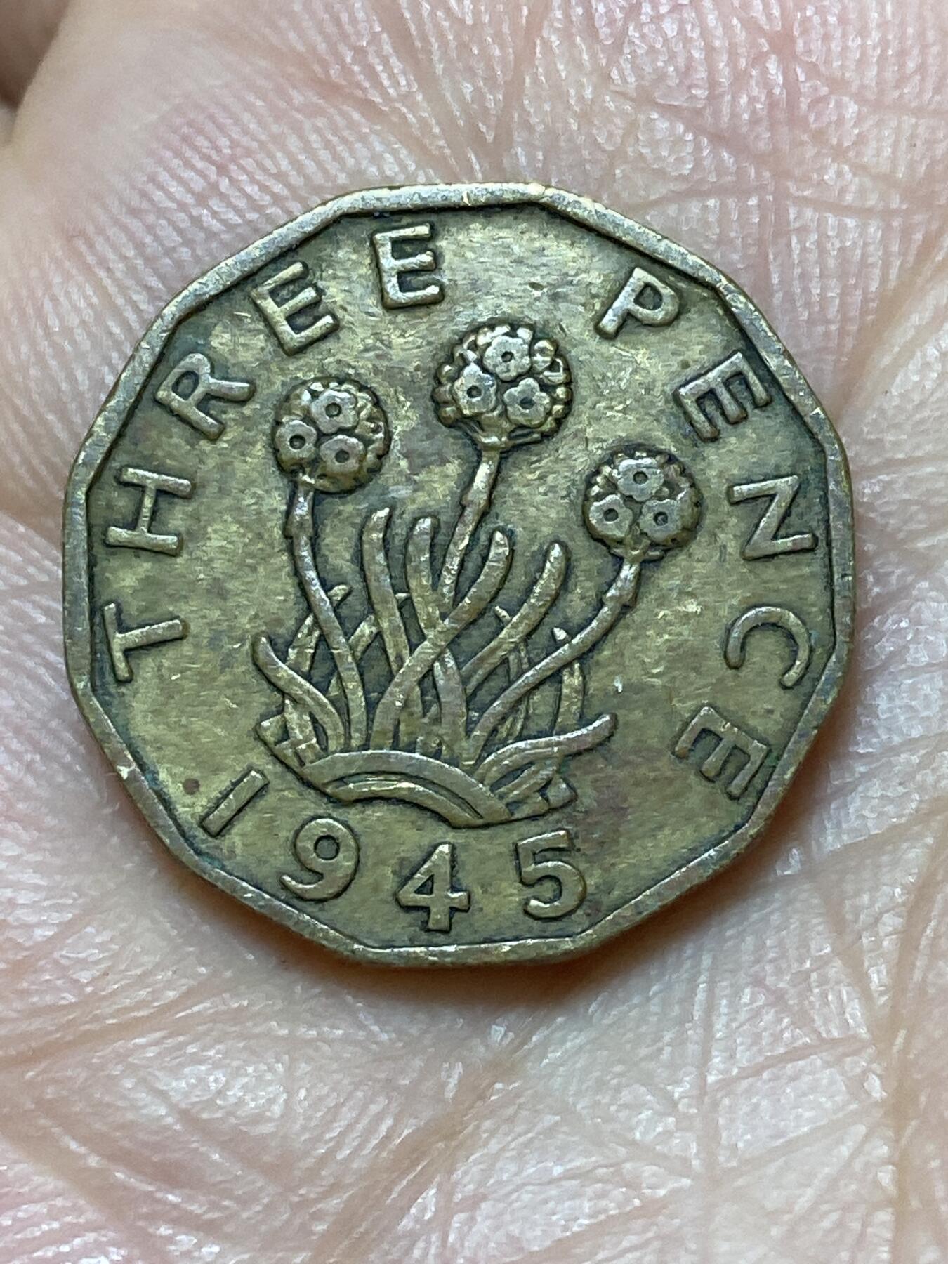 2026年第二十七场(总第一百九十六场）外国好品散币场(免佣金) 英国🇬🇧1945年3便士(乔治六世第一版)