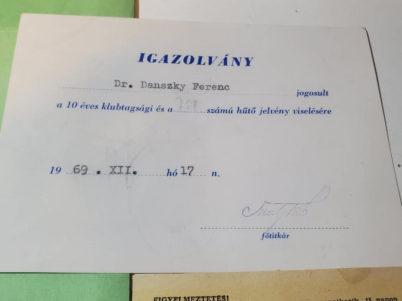 韵星假日军品类拍卖第41期 -- Rimey Holidays Militaria Auction 41 匈牙利人民共和国资深汽车协会会员Danszky Ferenc博士 汽车协会十年荣誉证章证书 个人保险 登记册一套