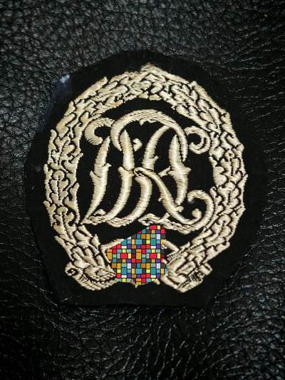 时顺第二十九拍(新年大拍) - 二战时期布制银级体能证章