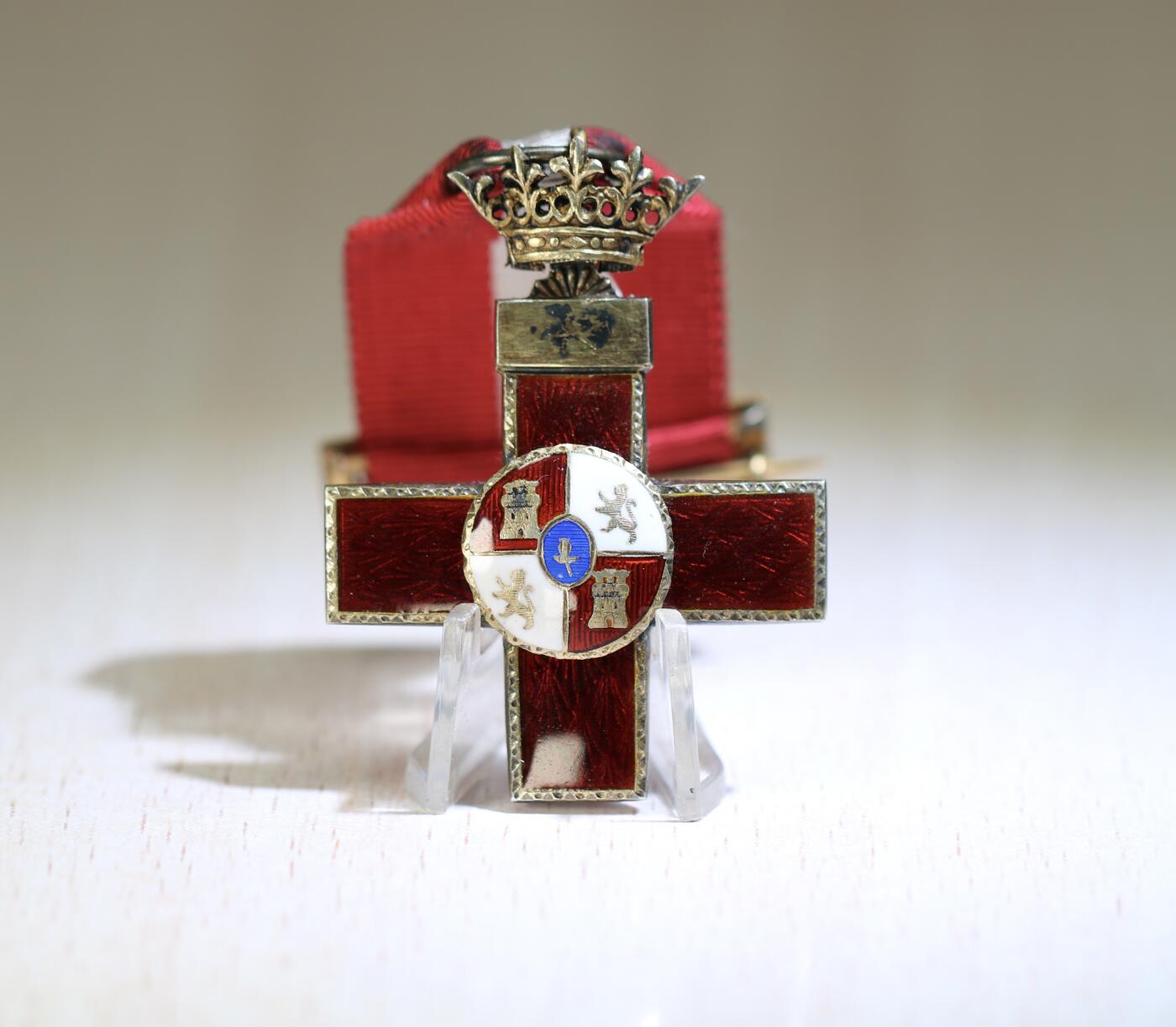 大猫徽章拍卖 第288期 西班牙三级战功勋章二战版 授予蓝色师团士兵 银质热珐琅 环上打标