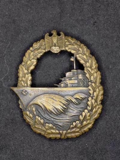 凯旋世界勋赏（持续上新中）（第22期新年大拍）（欢迎送拍）（对拍品有疑问请询问客服，不接受到手刀，出价默认拍品品相。请认真阅读拍卖规则！出价默认已认可！）（收到货请录制开箱视频，无视频概不处理问题。） - 海军驱逐舰 证章 39改57版