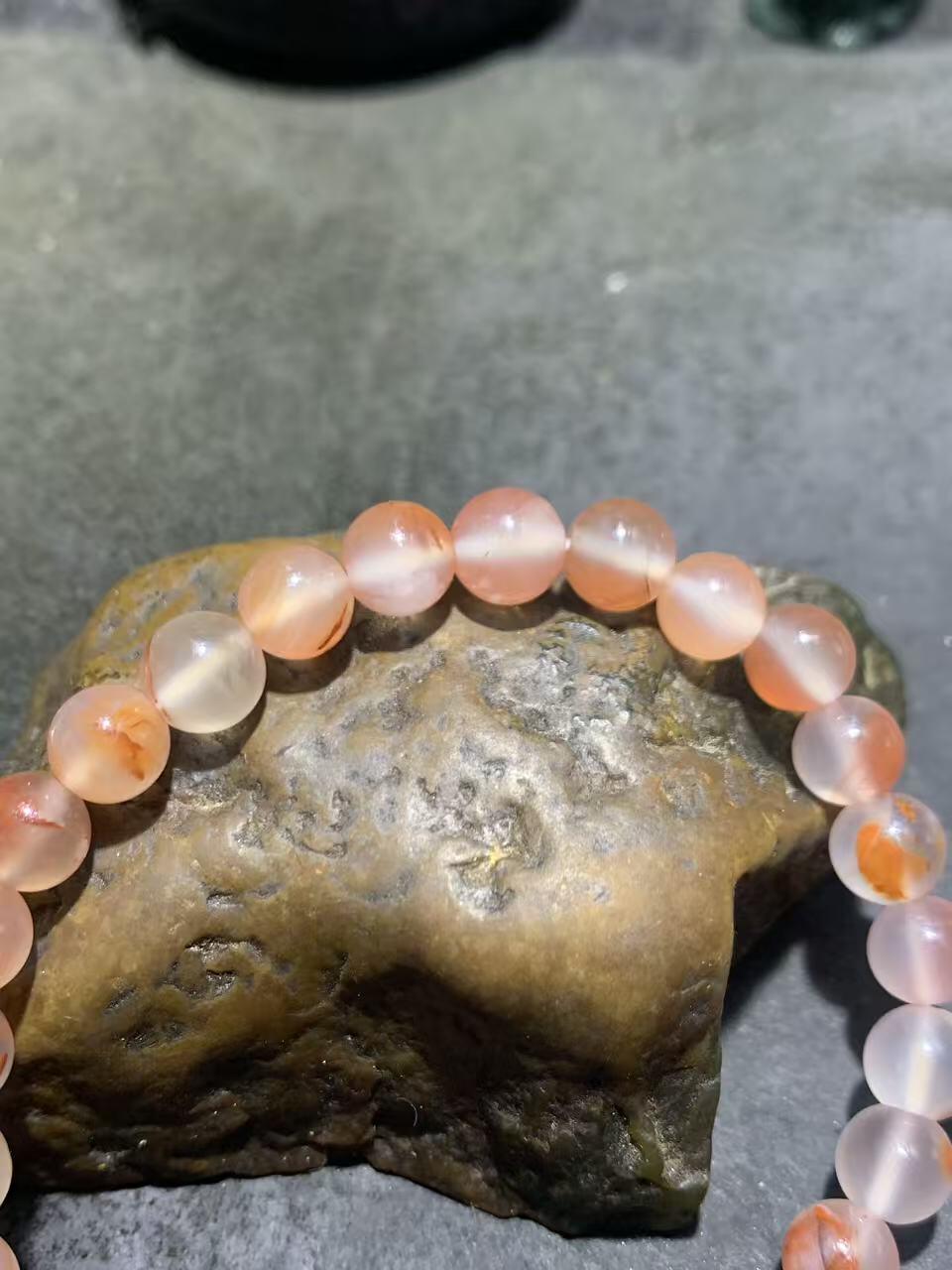 精美川料南红玛瑙荔枝冻飘红单圈手串一条，