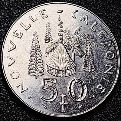 泉币菌-第193场- 新年第一场 新年快乐 本场拍品多 请提前出价 - 原光极美 茅草屋 法属新喀里多尼亚 50法郎铜镍币 1983年 33毫米大币 15g