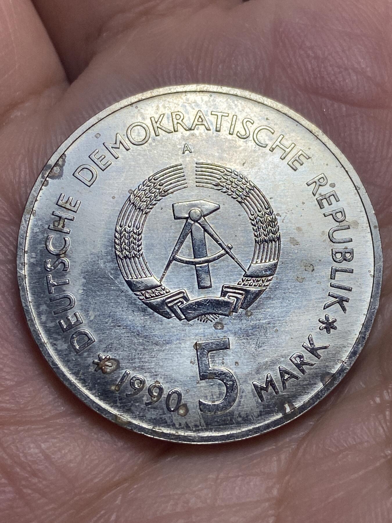 2026年第二十八场(总第一百九十七场）新春初七特拍场(佣金3%最低1元) 民主德国1990年5马克(柏林博物馆纪念币，A标柏林造)