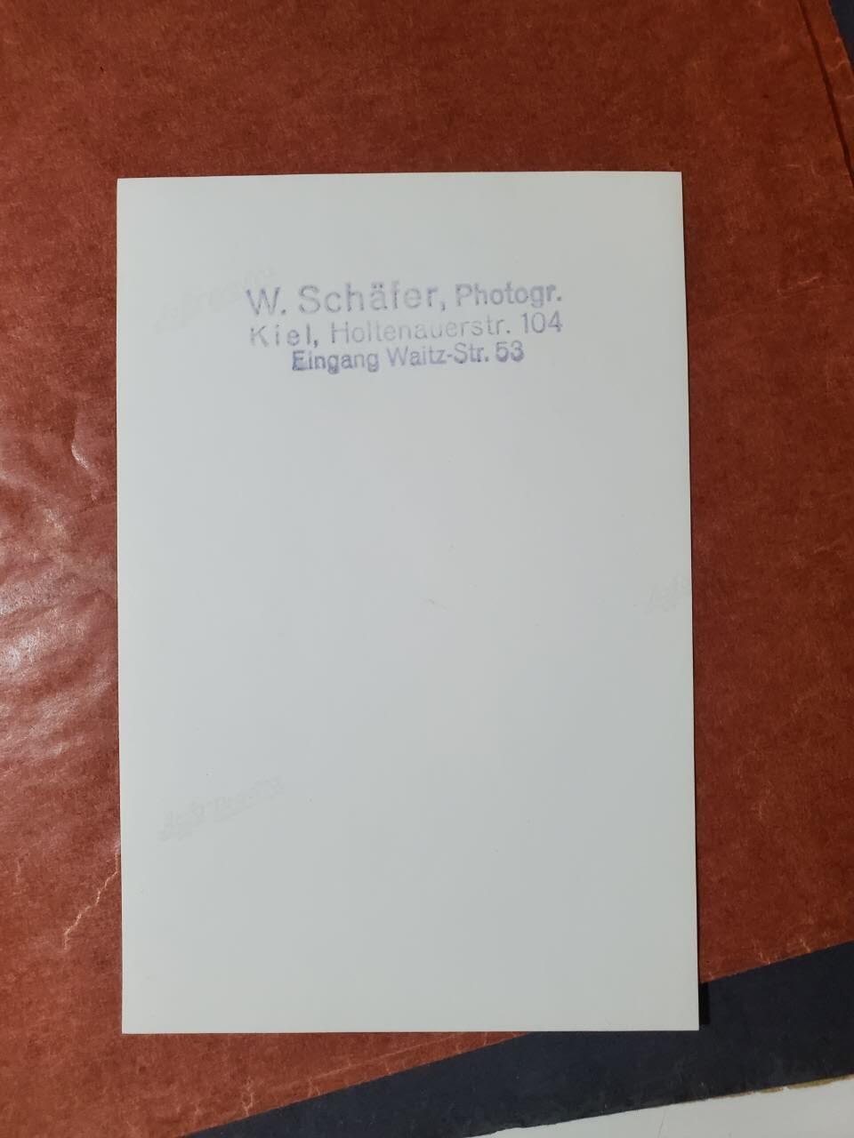 韵星假日军品类拍卖第41期 -- Rimey Holidays Militaria Auction 41 帝国战舰年鉴+战舰原照片（非后洗 带有原相馆印章和原油纸袋，保存很好） -- 1900-1918德意志帝国官方出版 彩图收录了主要的战舰 研究收藏价值军邮战舰迷 军迷历史研究必备 距今100年 