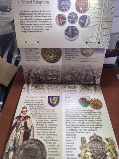 长老汇马年精选第一场拍卖 2009英国精制币12枚，盒证全，含大热门邱园50便士，普制币套装市场价大约2900元，邱园中国塔灵感来自南京大报恩寺