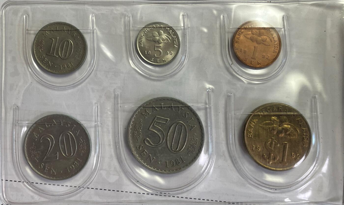 回流0301 新加坡、马来西亚邮币册