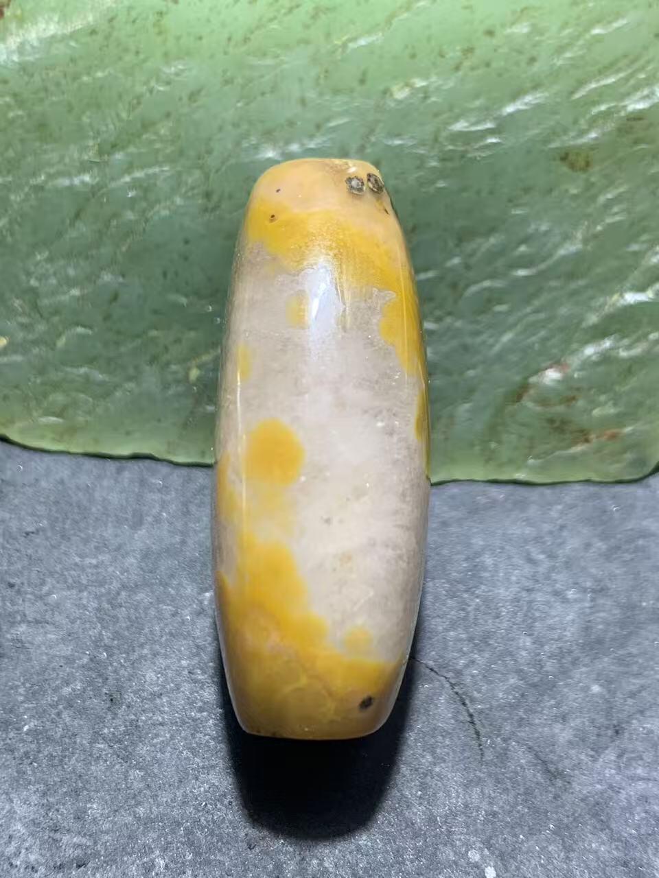 精美冰飘糖心料战国红玛瑙随形背云，勒子一颗！