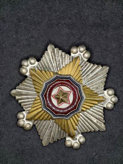 凯旋世界勋赏（持续上新中）（第22期新年大拍）（欢迎送拍）（对拍品有疑问请询问客服，不接受到手刀，出价默认拍品品相。请认真阅读拍卖规则！出价默认已认可！）（收到货请录制开箱视频，无视频概不处理问题。） - 朝鲜二级国旗