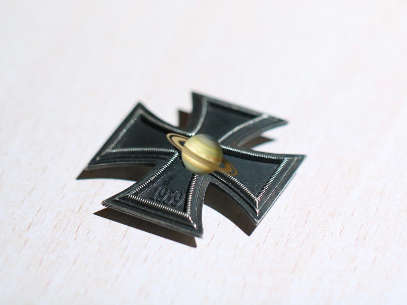 大猫徽章拍卖 第288期 珍爱和平 德三转轮版一级铁十字章，带58厂标