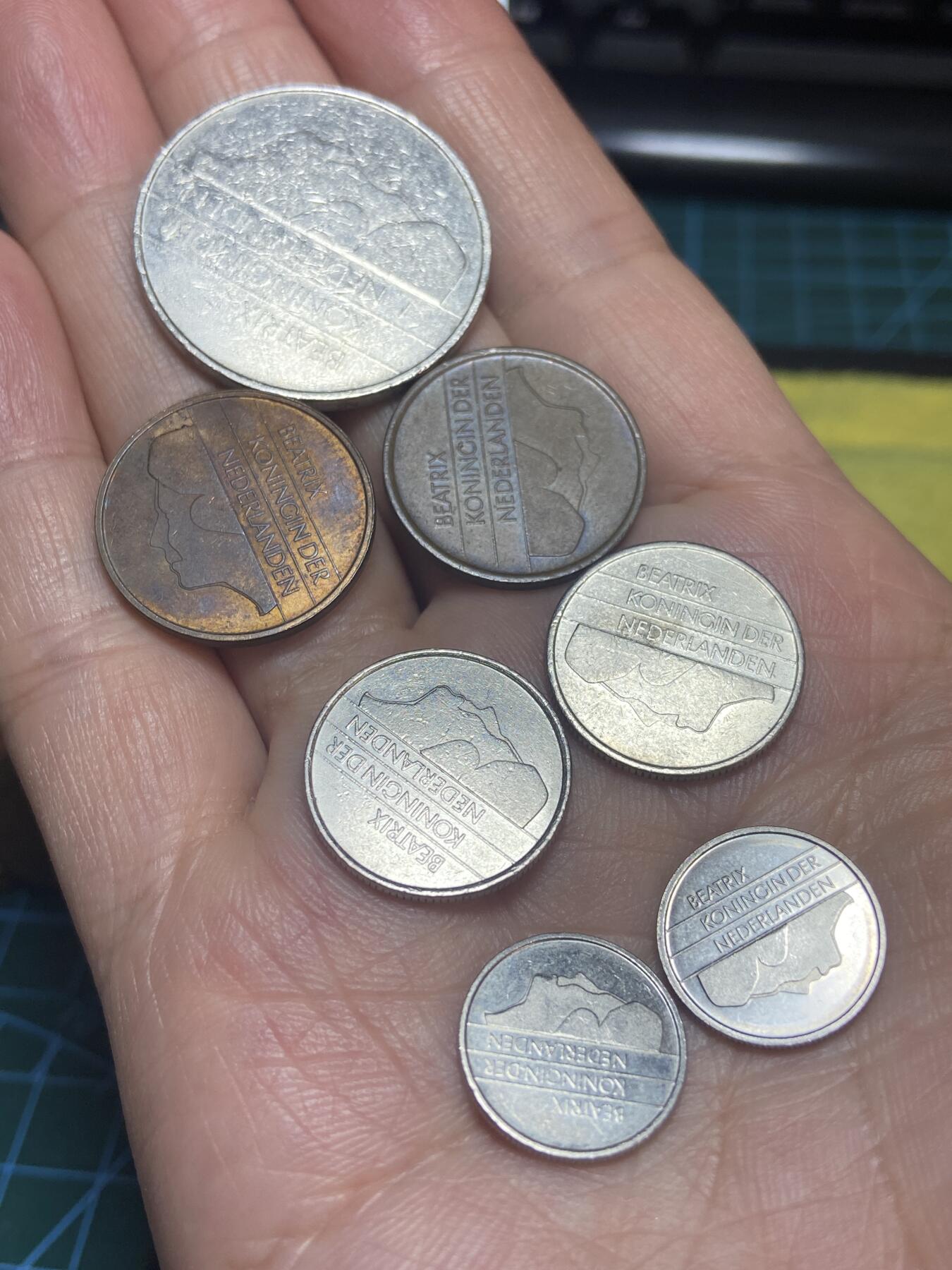 2026年第二十八场(总第一百九十七场）新春初七特拍场(佣金3%最低1元) 荷兰🇳🇱7枚：1984年2.5盾，1982年85年5分，83年85年25分，87年95年10分(贝娅特丽克丝女王时期，Anvil铁砧标和Bow弓箭标)