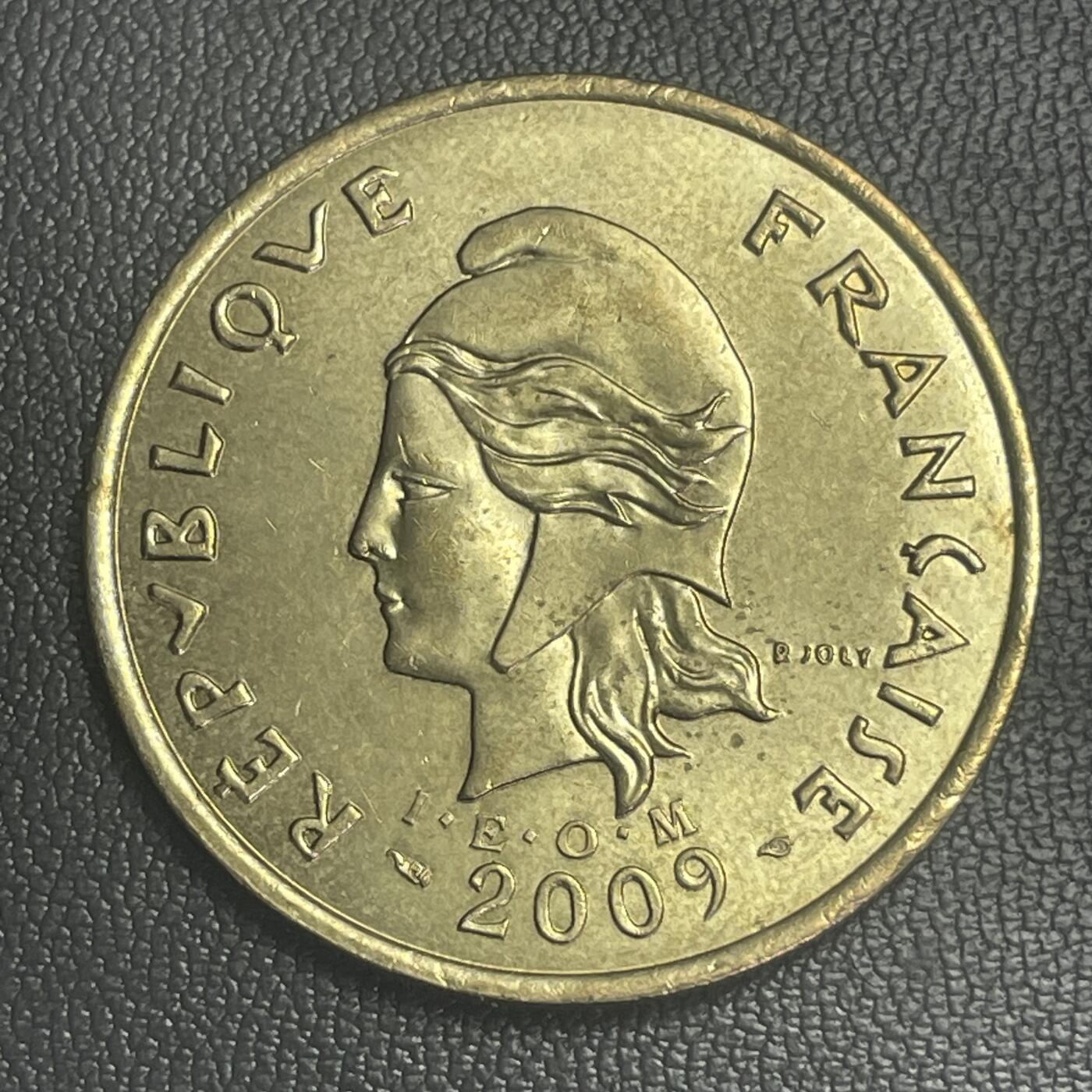 回流0301 全新 法属新喀里多尼亚2009年100法郎铜镍币 卡纳克茅屋