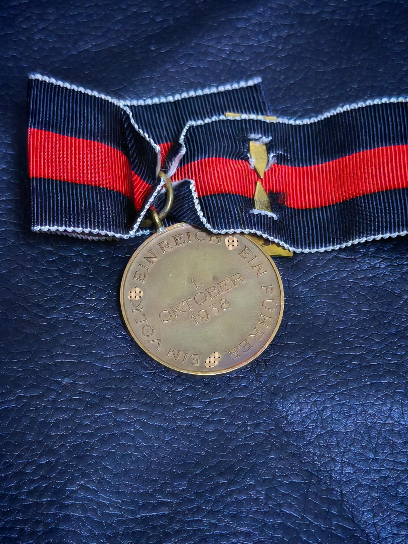 时顺第二十九拍(新年大拍) 合并苏台德地区奖章+布拉格城堡勋饰，绶带很长