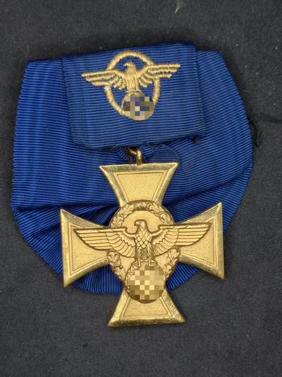 凯旋世界勋赏（持续上新中）（第22期新年大拍）（欢迎送拍）（对拍品有疑问请询问客服，不接受到手刀，出价默认拍品品相。请认真阅读拍卖规则！出价默认已认可！）（收到货请录制开箱视频，无视频概不处理问题。） - 金警察服役25年奖章 礼服挂 原绶带