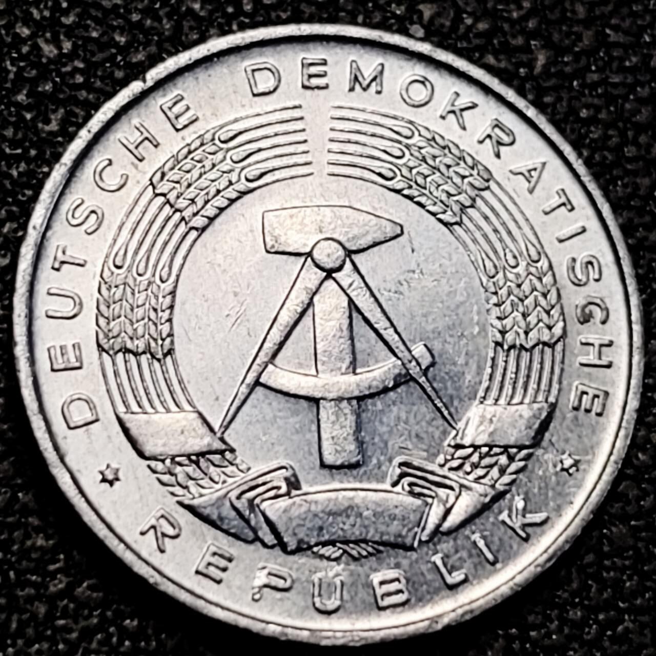 泉币菌-第190场-本场拍品多 请提前出价 （年后发货） 1968年 德意志民主共和国 (东德)1芬尼硬币(铁锤和圆规)