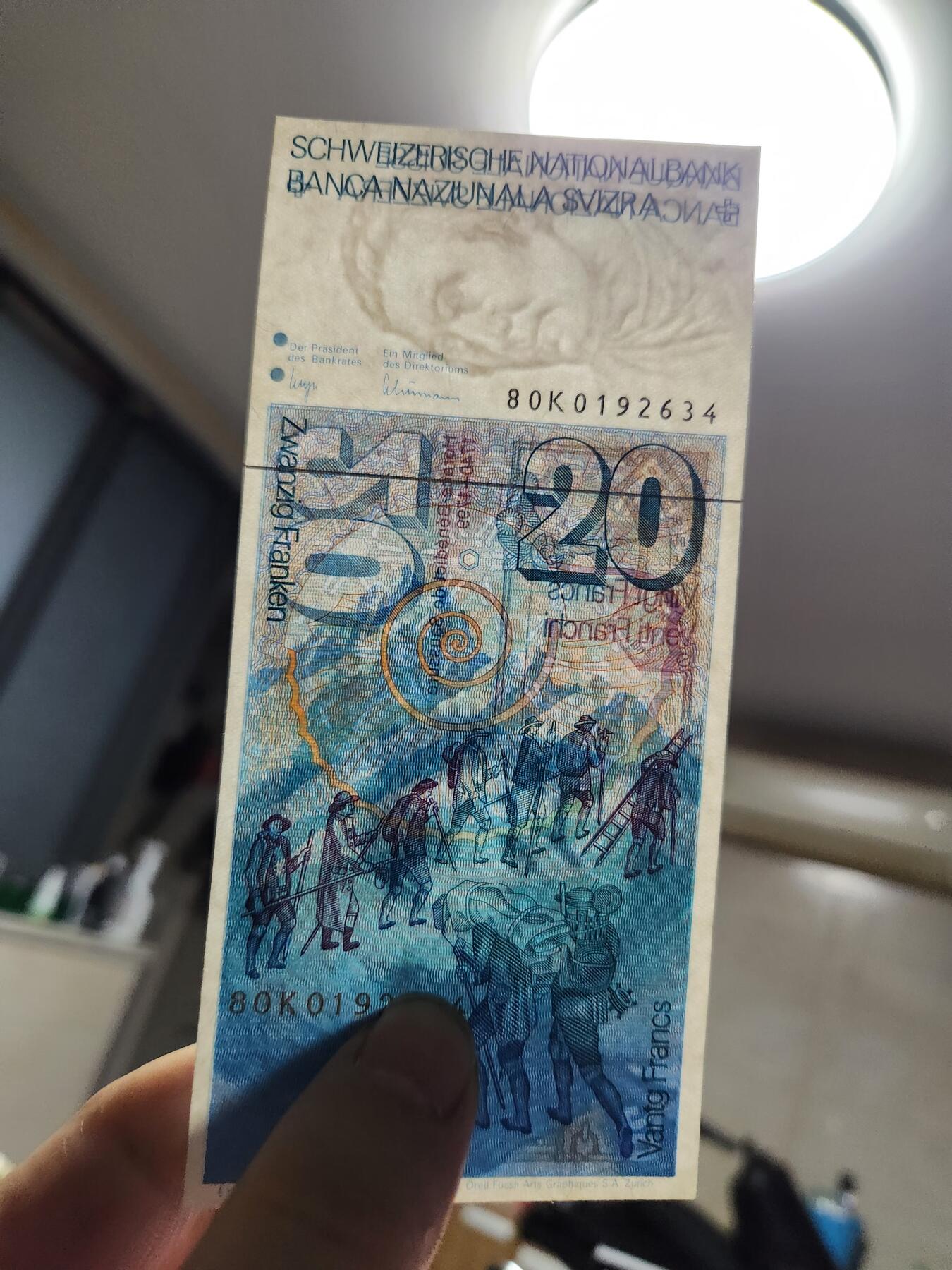 2月18号晚上8点 外国纸币自动截拍第27场 瑞士1980年10-20 新品一对