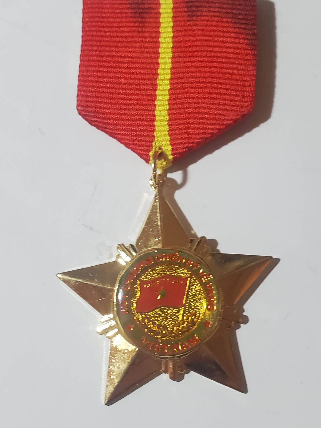 韵星假日军品类拍卖第41期 -- Rimey Holidays Militaria Auction 41 越南社会主义共和国三级光荣战士奖章 06版本