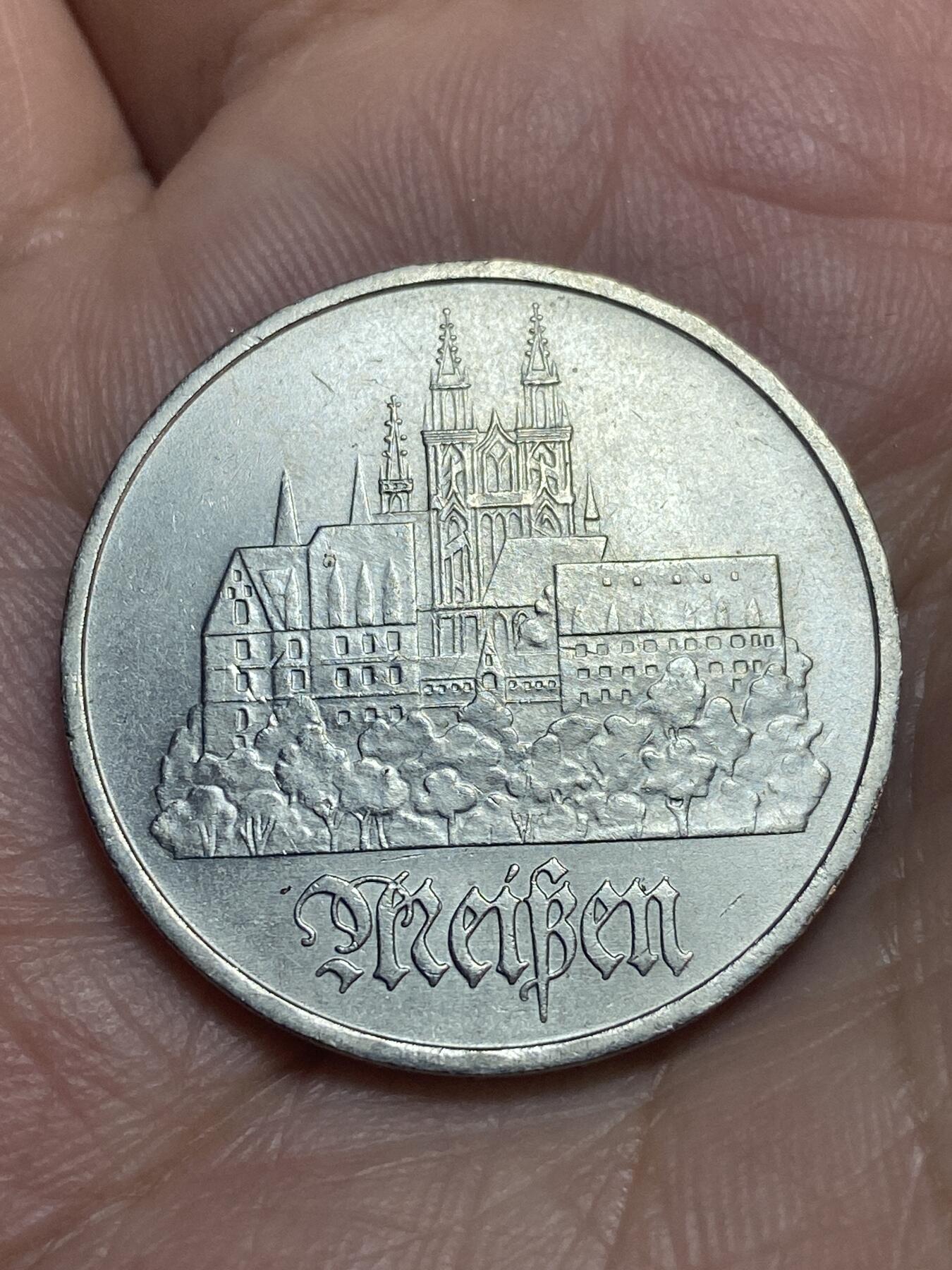 2026年第二十八场(总第一百九十七场）新春初七特拍场(佣金3%最低1元) 民主德国1972年5马克(迈森梅恩市纪念币，首发年仅发行3年，A标柏林造)