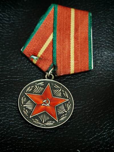 时顺第二十九拍(新年大拍) - 苏联一级圆满服役奖章，早期银制版