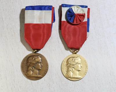 大猫徽章拍卖 第288期 - 法国战争部颁发金级奖章，纯银镀金，铜级奖章。