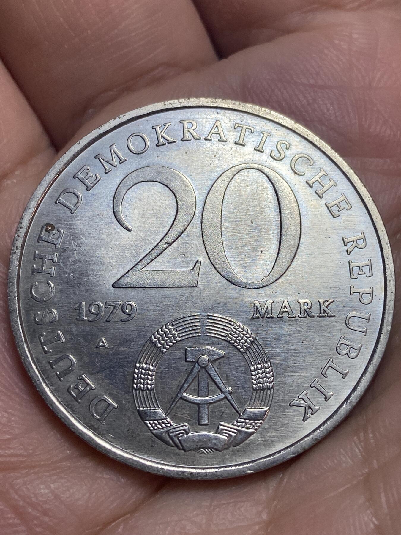 2026年第二十八场(总第一百九十七场）新春初七特拍场(佣金3%最低1元) 民主德国1979年20马克(民主德国成立30周年纪念币，A标柏林造)