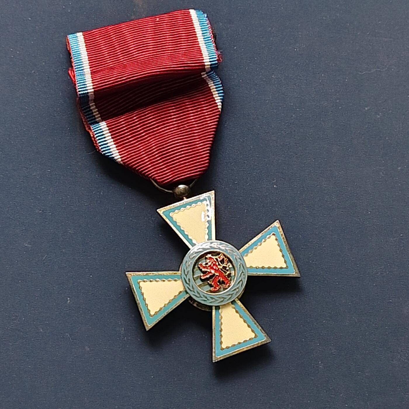 【全场包邮】纯粹捡漏拍505场 【勋章】欧洲十字勋章（具体自辨）-带盒