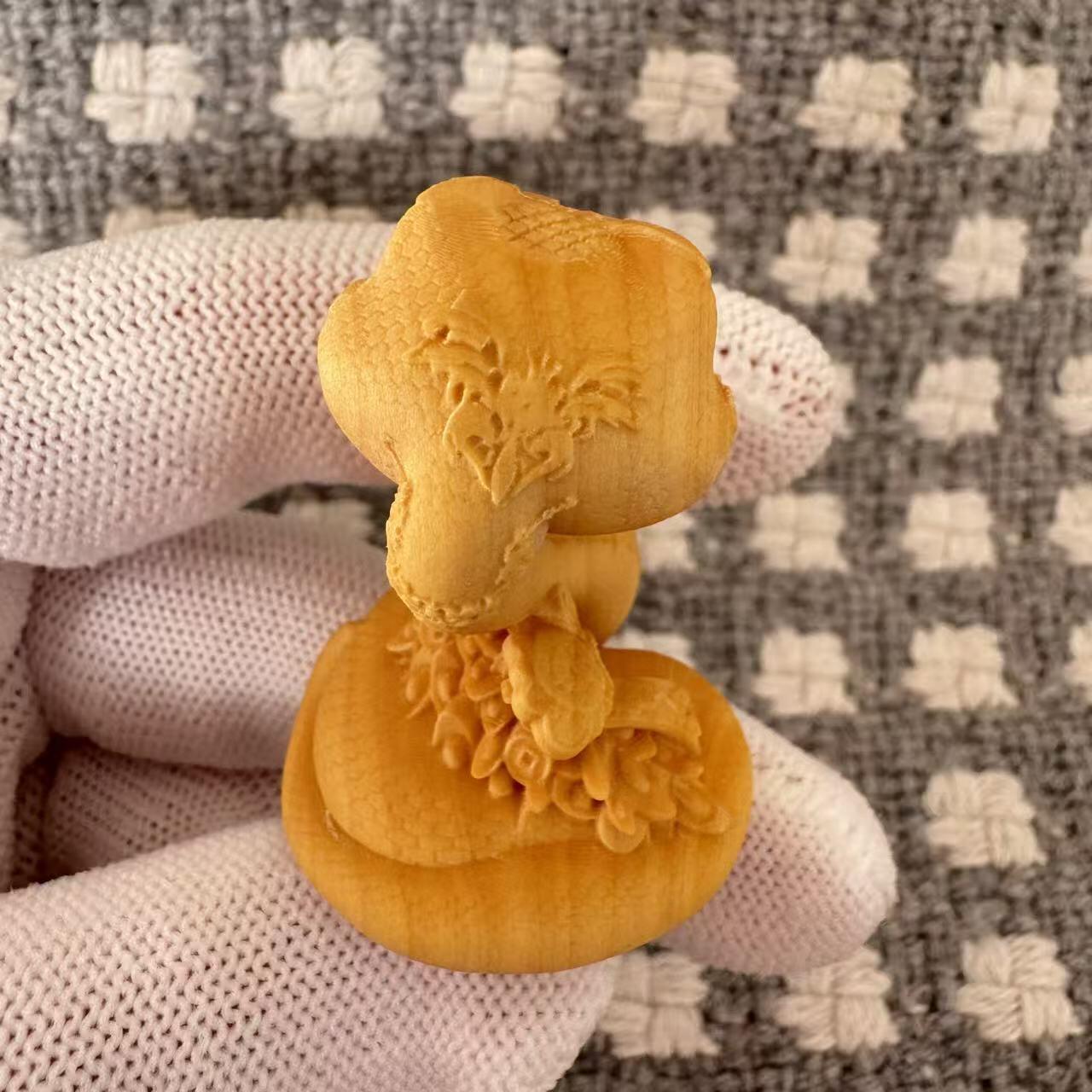 零元拍：哈基米系列，黄杨木雕12生肖之：蛇宝宝，高约：40MM。就这么可耐