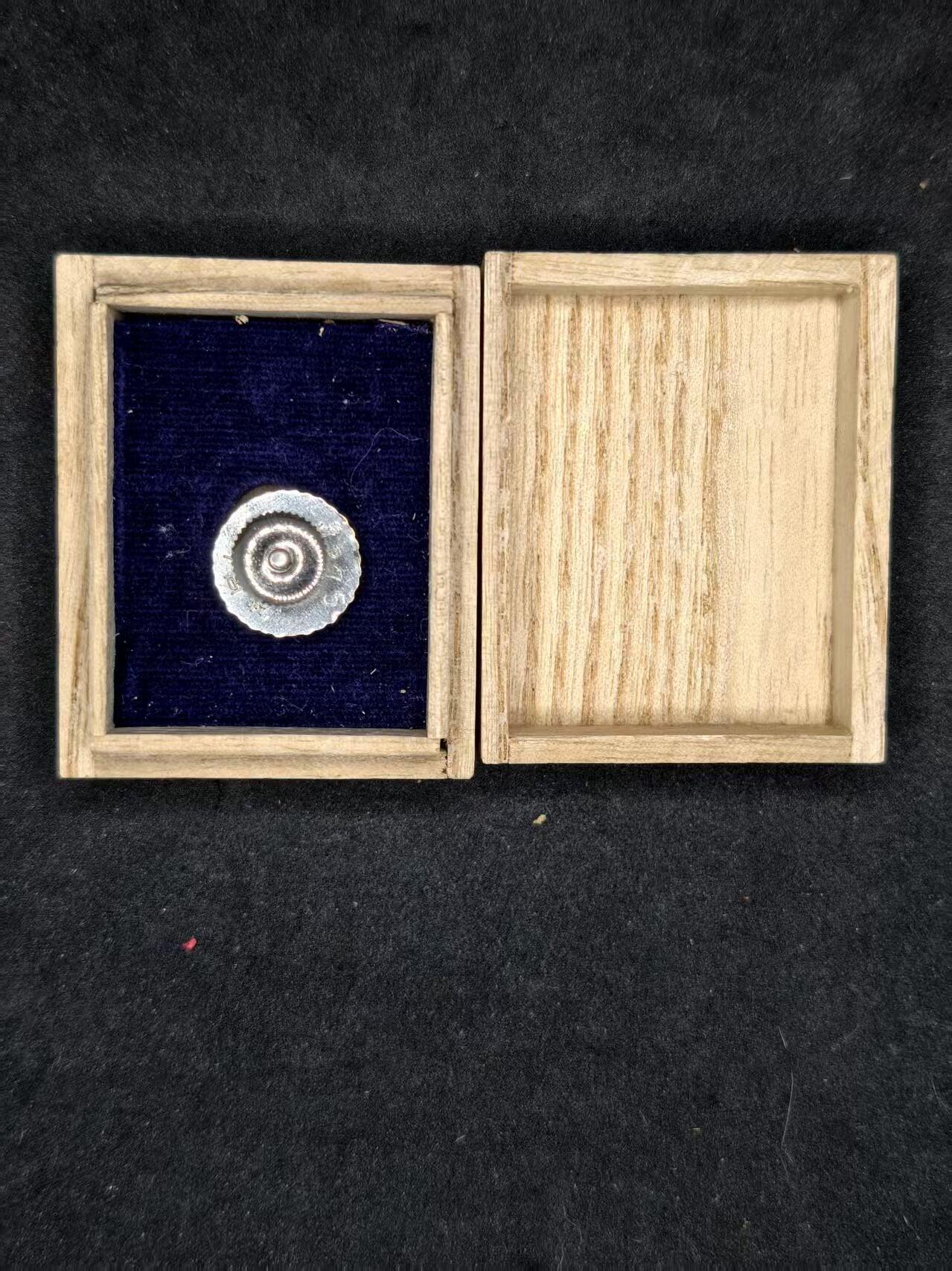 凯旋世界勋赏（持续上新中）（第22期新年大拍）（欢迎送拍）（对拍品有疑问请询问客服，不接受到手刀，出价默认拍品品相。请认真阅读拍卖规则！出价默认已认可！）（收到货请录制开箱视频，无视频概不处理问题。）