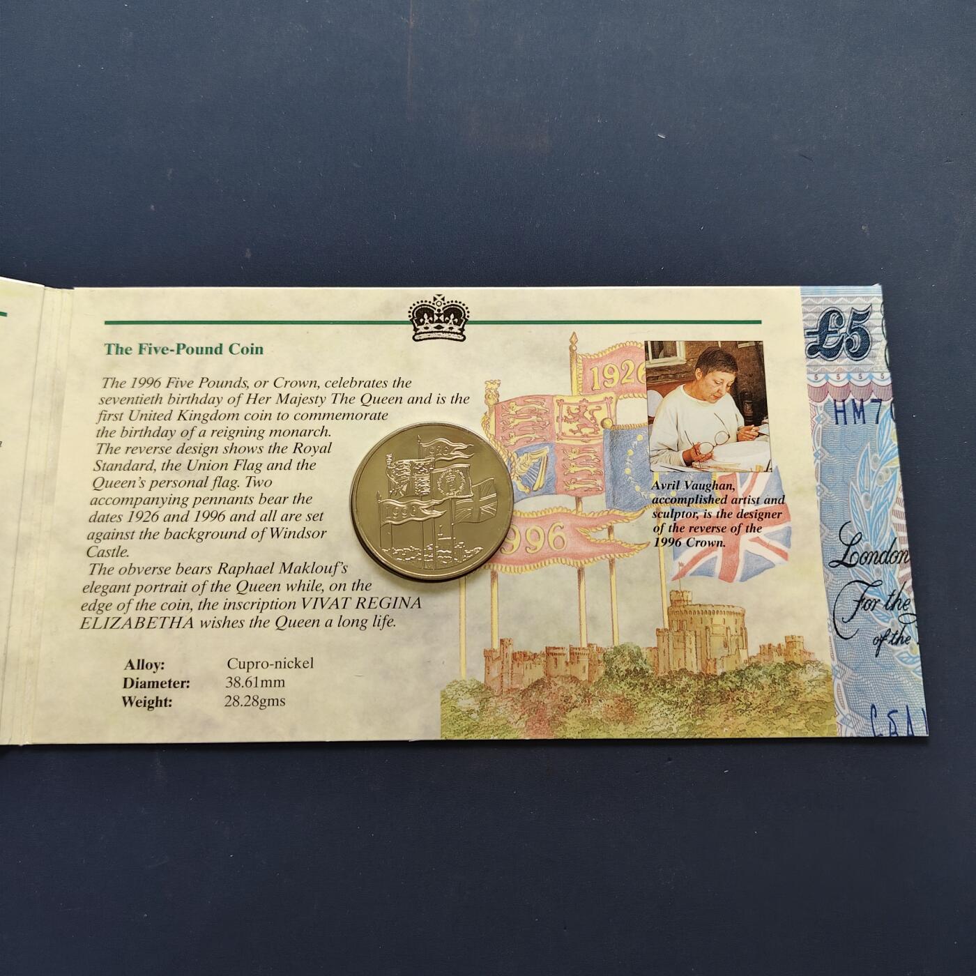 【全场包邮】纯粹捡漏拍505场 英国官方发行5镑收藏册-含1996年5镑女王70大寿克朗型纪念币+英格兰银行5镑纸钞