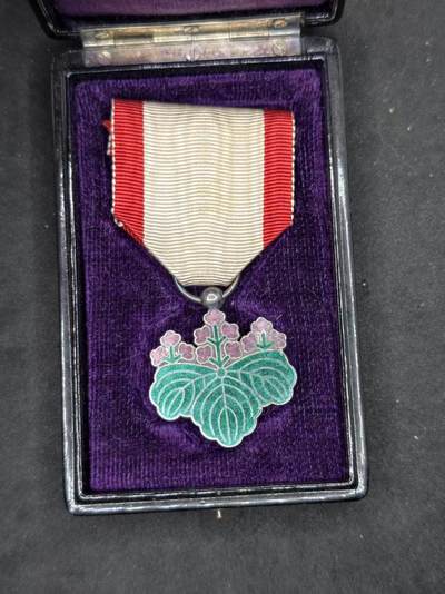 凯旋世界勋赏（持续上新中）（第22期新年大拍）（欢迎送拍）（对拍品有疑问请询问客服，不接受到手刀，出价默认拍品品相。请认真阅读拍卖规则！出价默认已认可！）（收到货请录制开箱视频，无视频概不处理问题。） - 青叶，银字带盒