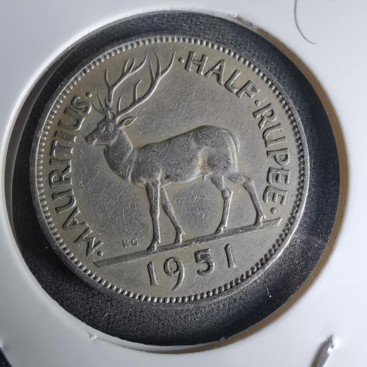 沼泽如烟--第998场 毛里求斯1951年半卢比