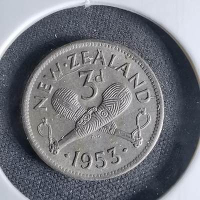 沼泽如烟--第998场 - 新西兰1953年3便士伊二首年