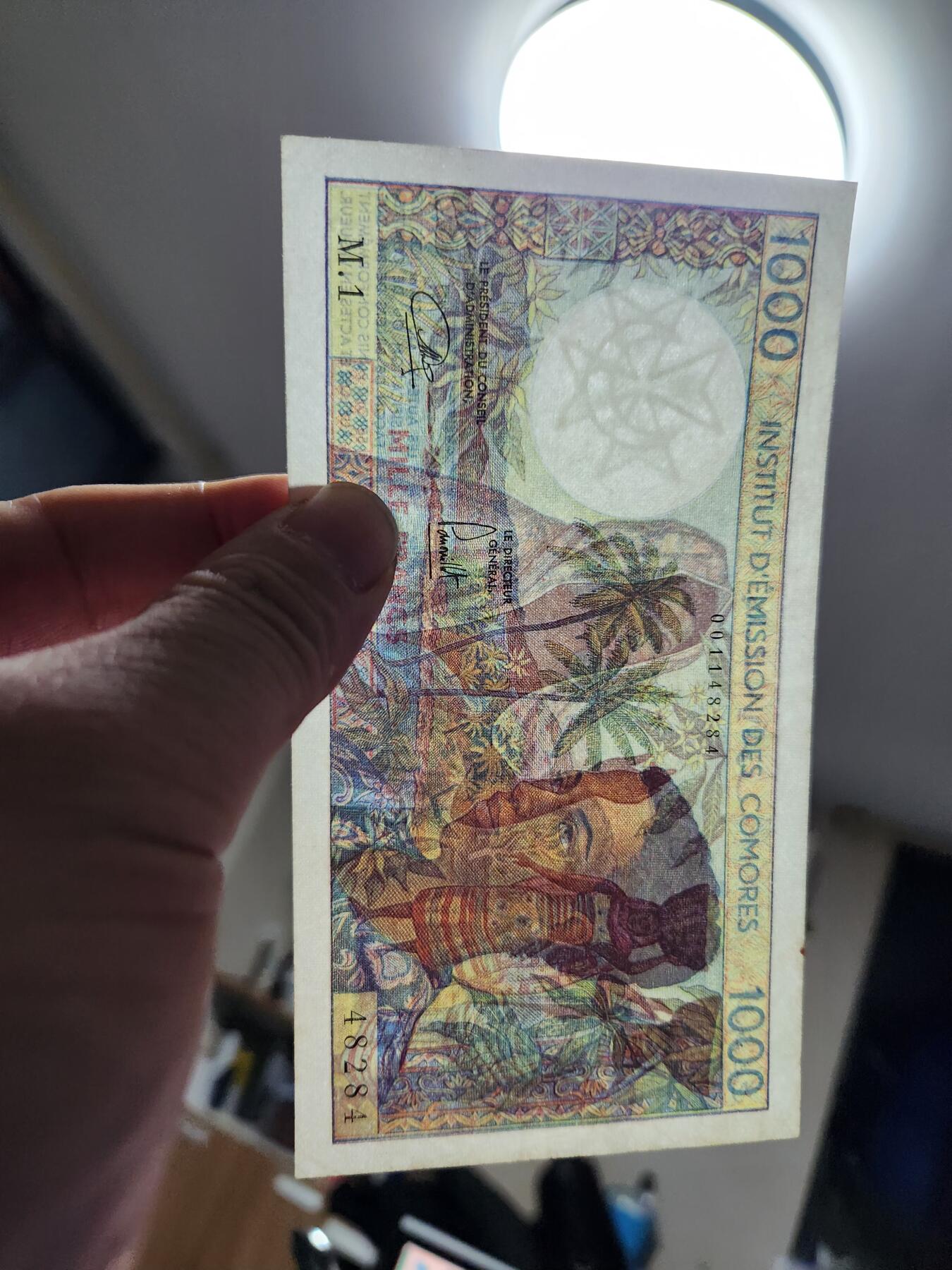 2月18号晚上8点 外国纸币自动截拍第27场 科摩罗 1976年 1000法郎 首版稀少