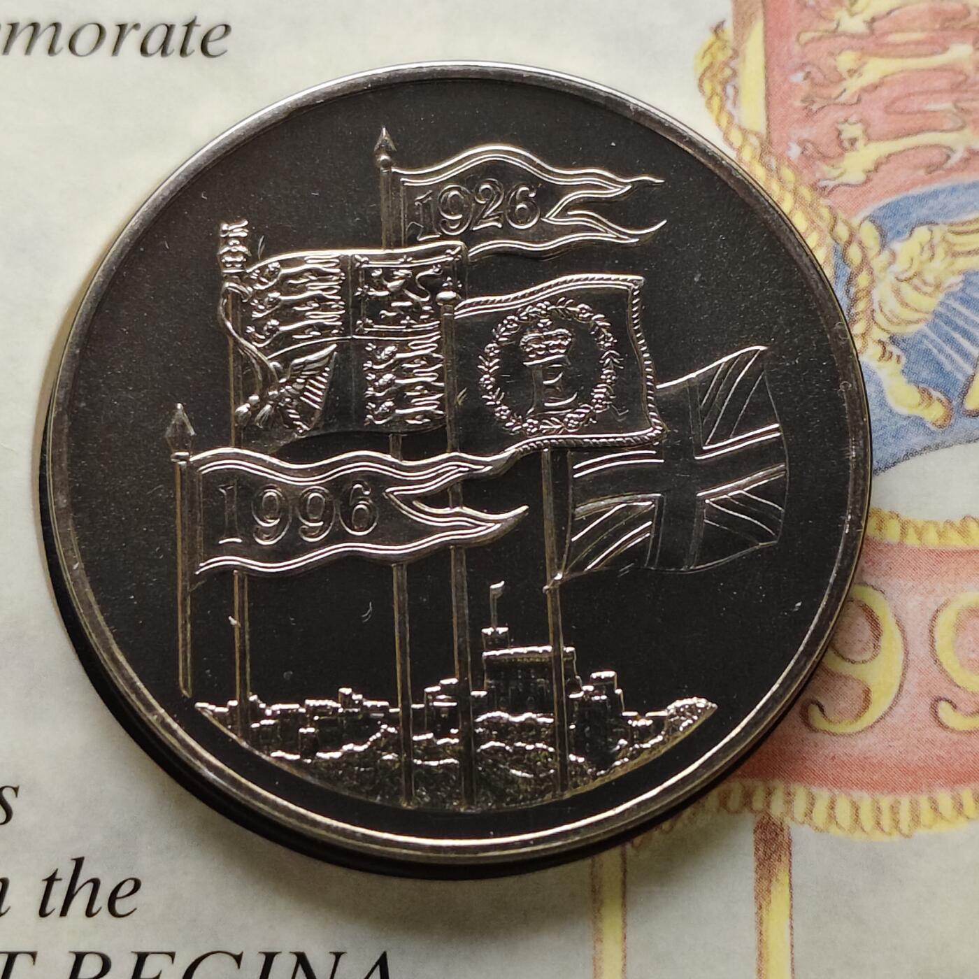 【全场包邮】纯粹捡漏拍505场 英国官方发行5镑收藏册-含1996年5镑女王70大寿克朗型纪念币+英格兰银行5镑纸钞