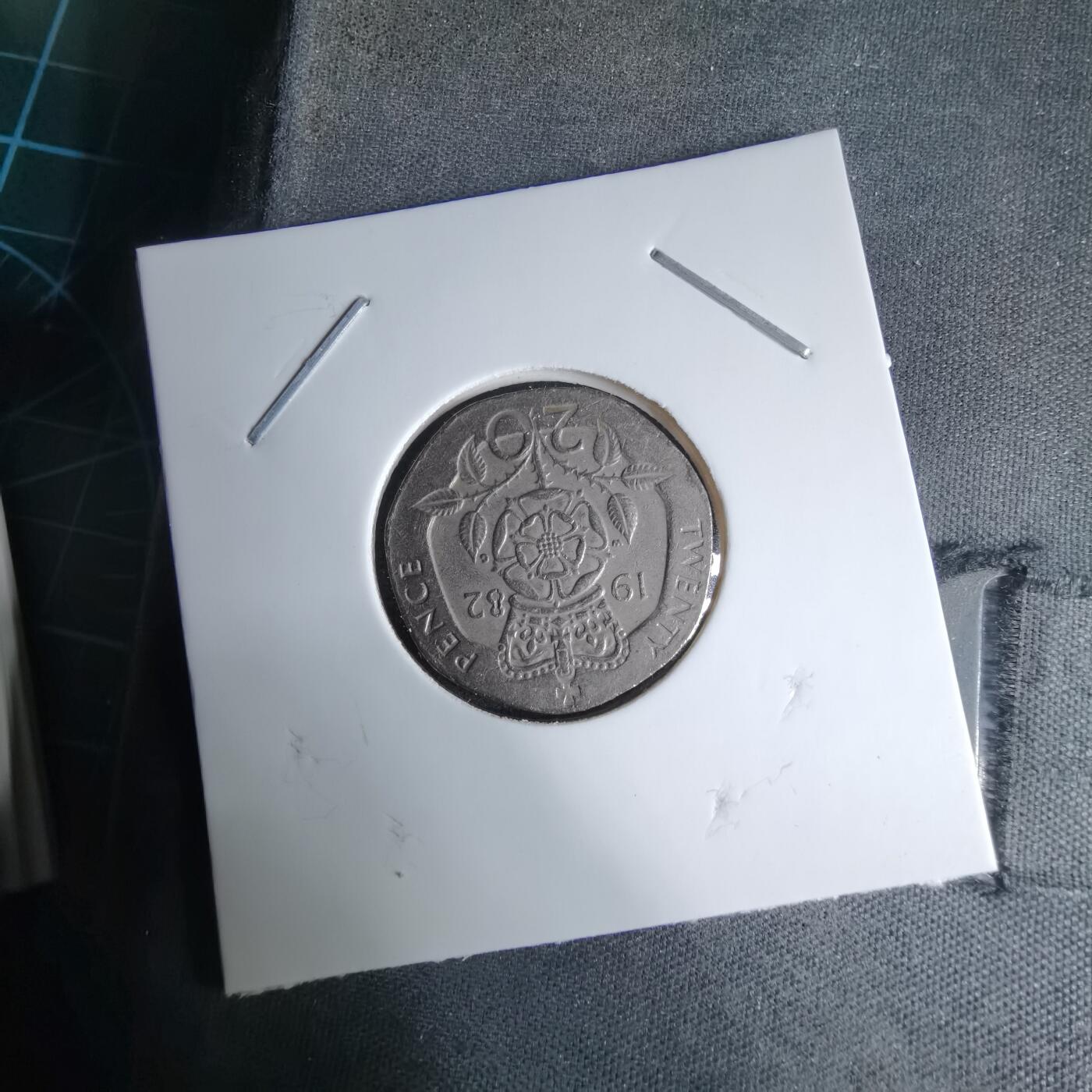 沼泽如烟--第997场 英国1982年20便士