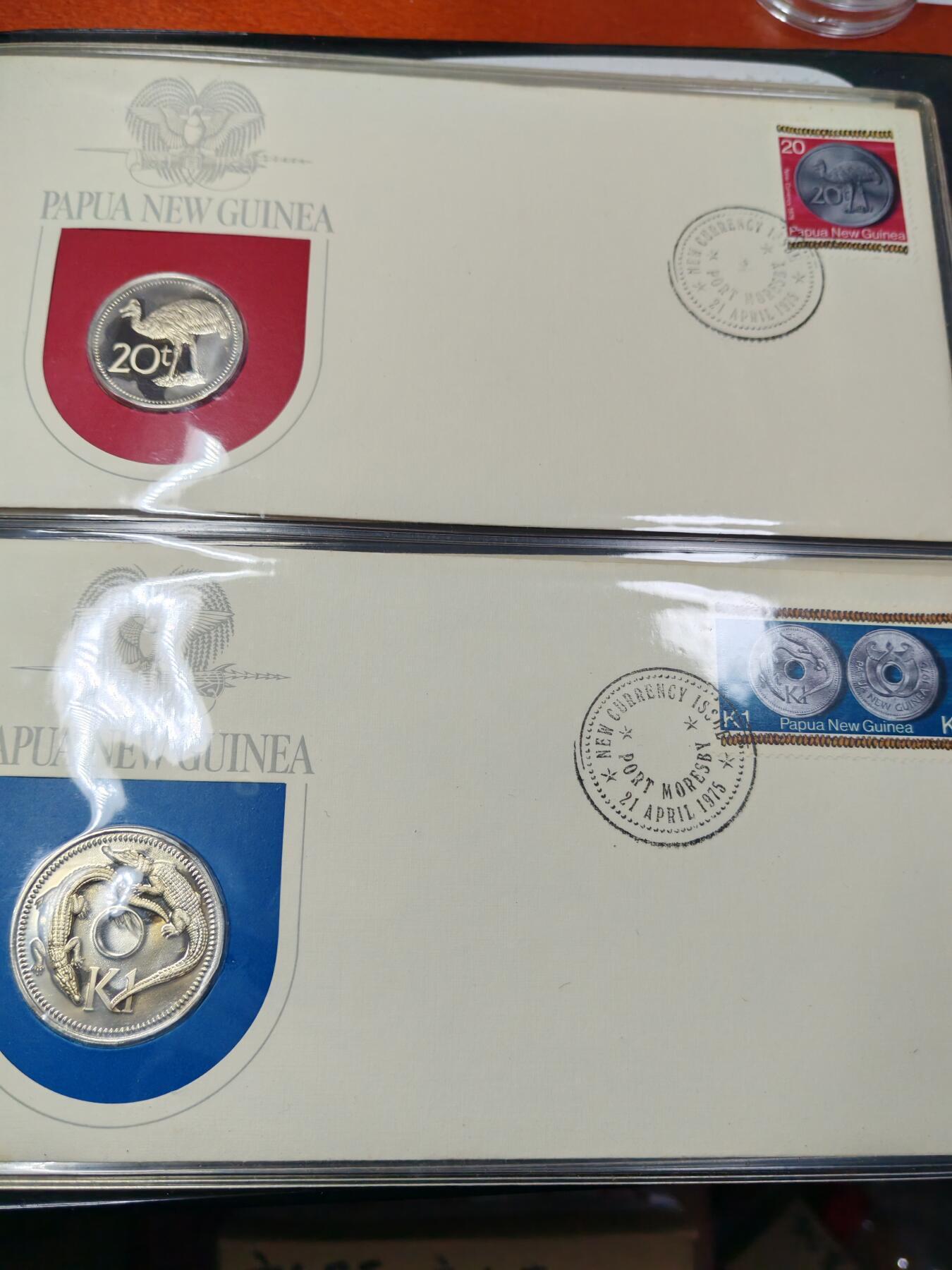 长老汇马年精选第七场拍卖 1975巴布亚新几内亚精制套币8枚首日封册，册有断裂，含银币两枚，分别41.6克925银和27.6克500银