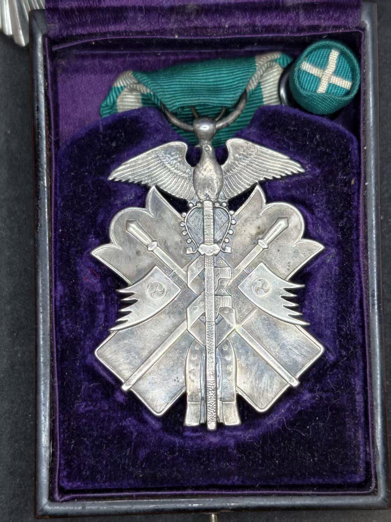 凯旋世界勋赏（持续上新中）（第22期新年大拍）（欢迎送拍）（对拍品有疑问请询问客服，不接受到手刀，出价默认拍品品相。请认真阅读拍卖规则！出价默认已认可！）（收到货请录制开箱视频，无视频概不处理问题。）