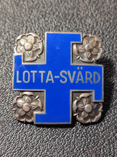 靖甫拍卖第五场 - 芬兰洛塔斯瓦尔德妇女军事组织领口证章 银质珐琅打银标 k6年份戳即1939制造