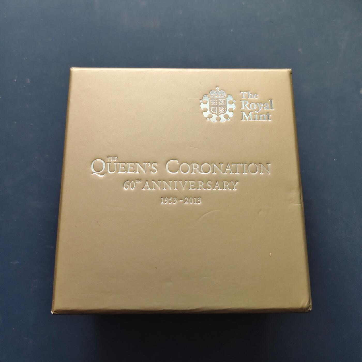 【全场包邮】纯粹捡漏拍505场 英国2013年5镑女王加冕60周年精制克朗型纪念银币-盒证全